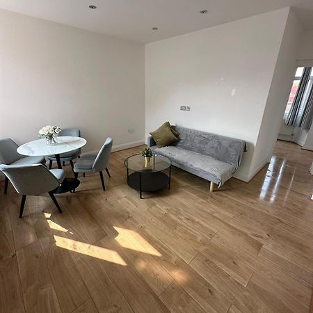 Central & Cozy 3Br Apt - High Chair - Free Parking London Eksteriør bilde
