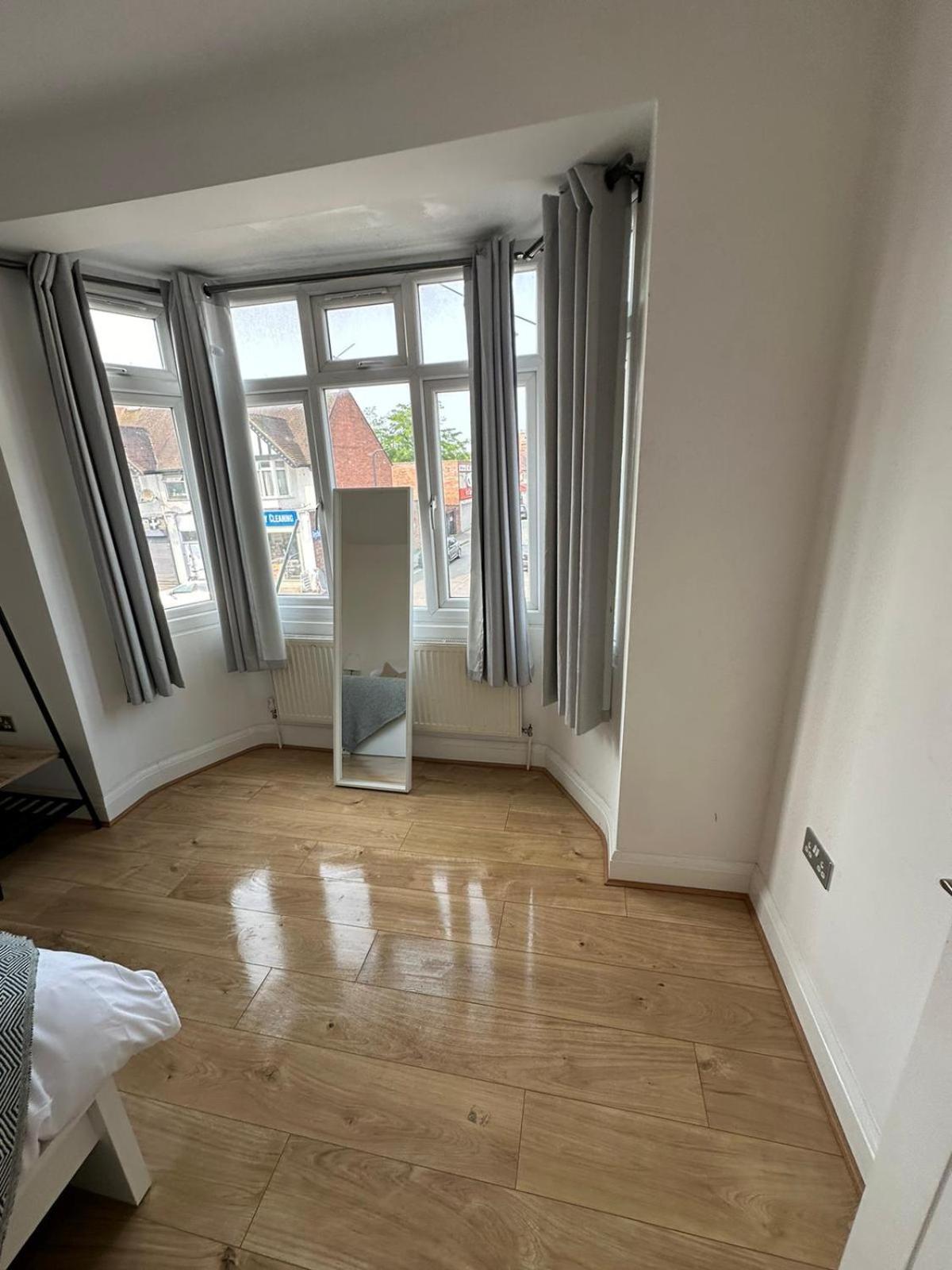 Central & Cozy 3Br Apt - High Chair - Free Parking London Eksteriør bilde
