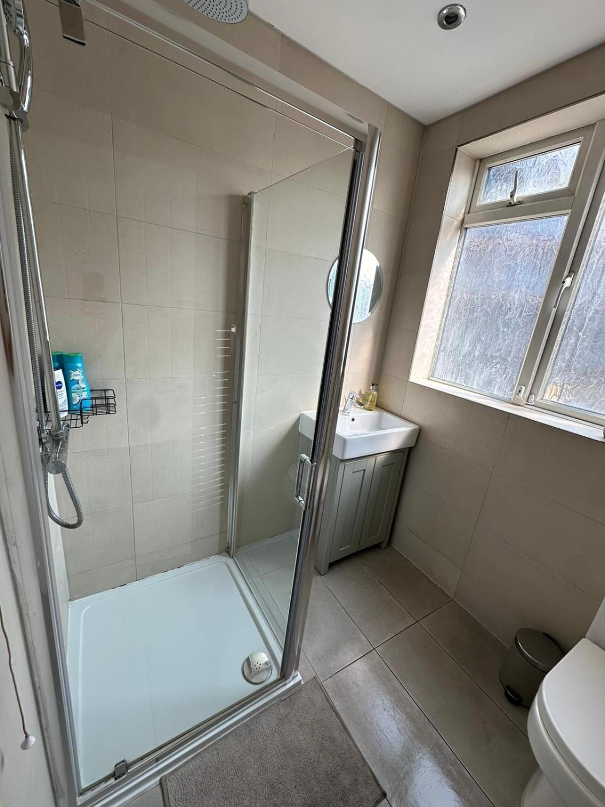 Central & Cozy 3Br Apt - High Chair - Free Parking London Eksteriør bilde