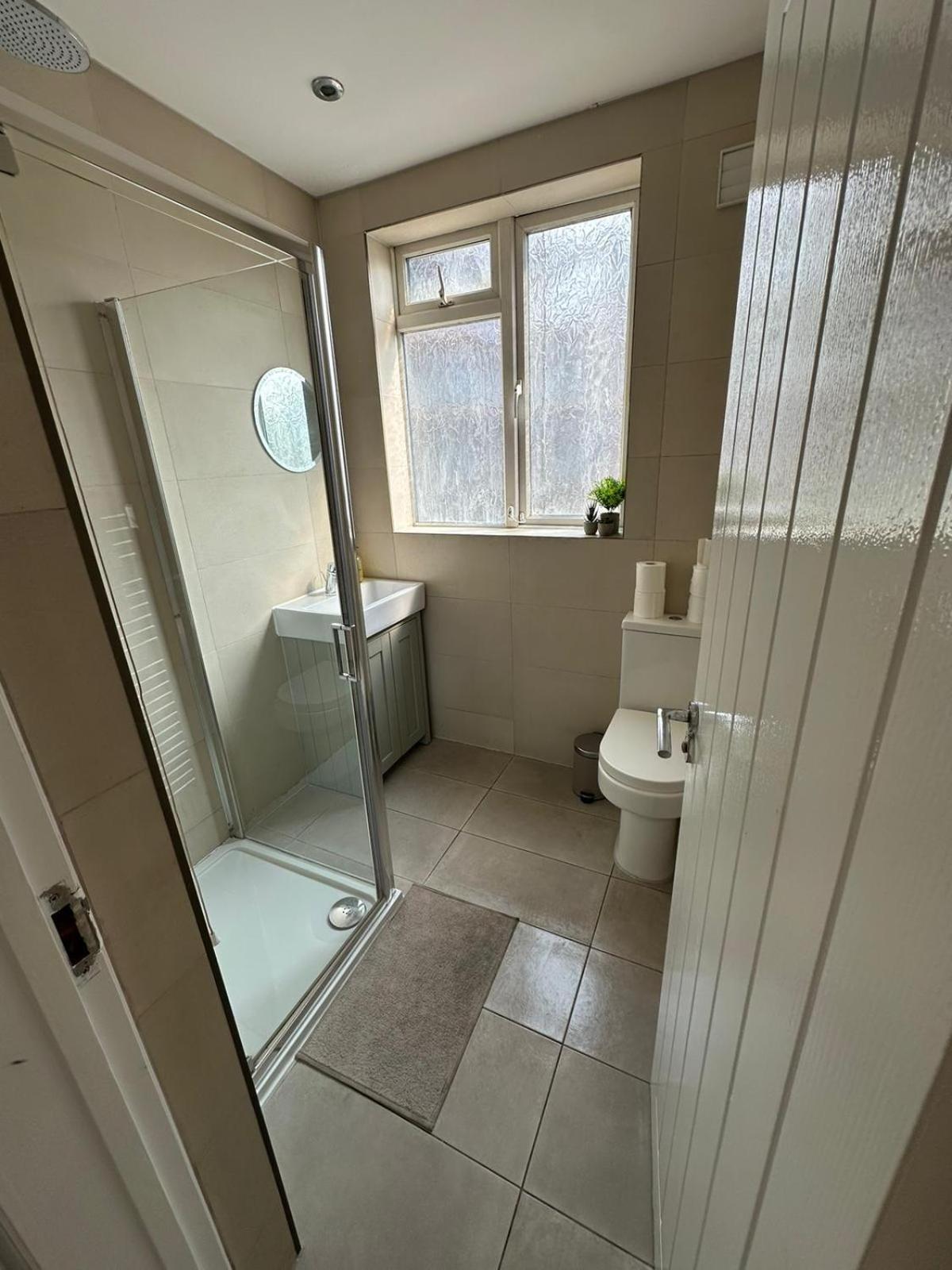 Central & Cozy 3Br Apt - High Chair - Free Parking London Eksteriør bilde