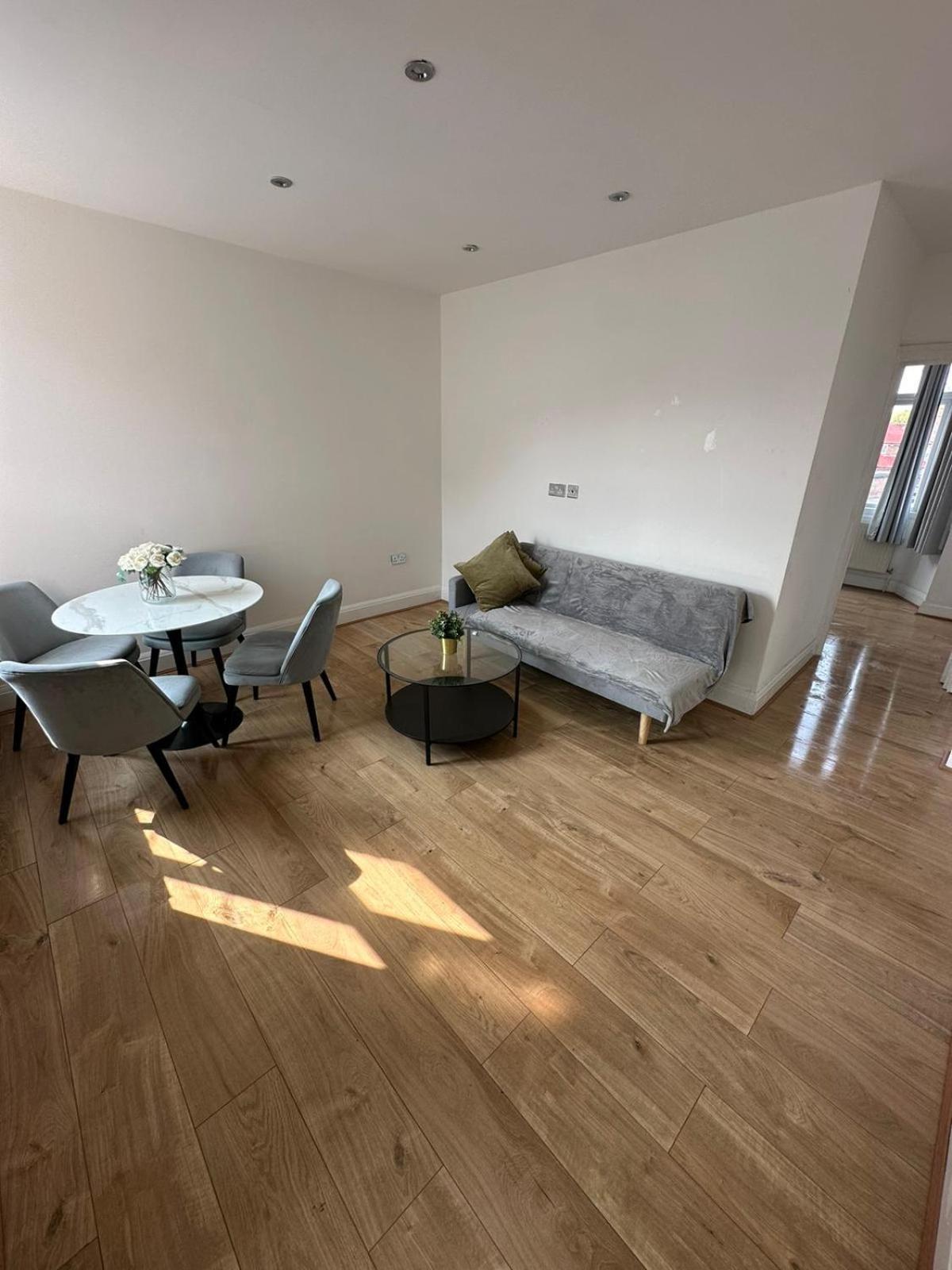 Central & Cozy 3Br Apt - High Chair - Free Parking London Eksteriør bilde
